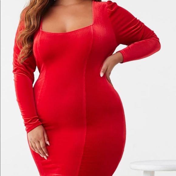 Red Velvet Plus Dress - Picture 3 of 6